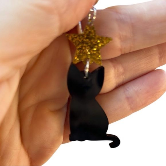 Christmas Cat Earrings - Picture 3 of 3